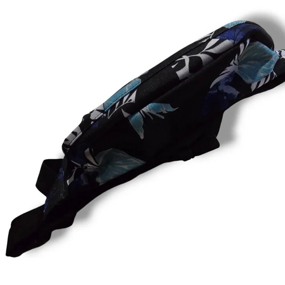 Levi's Stratuss Co. Women's multicolor banana leaf Zippered fanny pack waist Bag - Picture 6 of 9